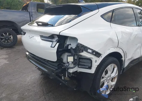 2022 Ford Mustang Mach-E Premium z USA, uszkodzony, nr VIN 3FMTK3SS9NMA05110